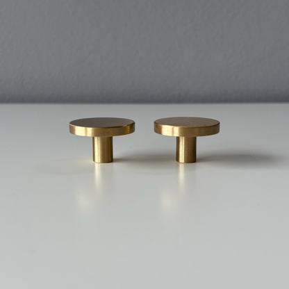 LUNA furniture knob