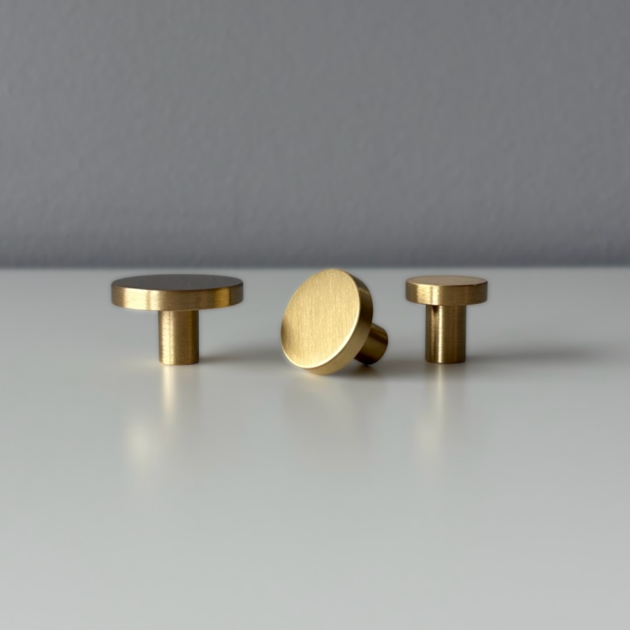 LUNA furniture knob