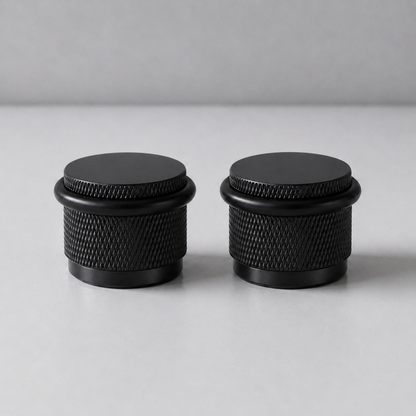NOX Round – Türstopper aus Massivmessing