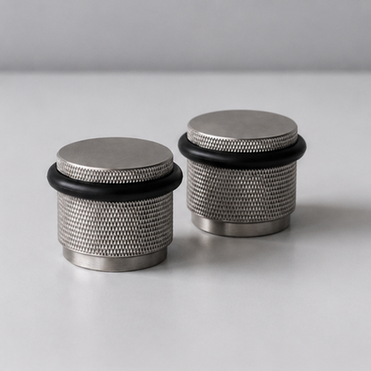 NOX Round – Türstopper aus Massivmessing