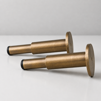 Nox Pillar – Türstopper aus Massivmessing